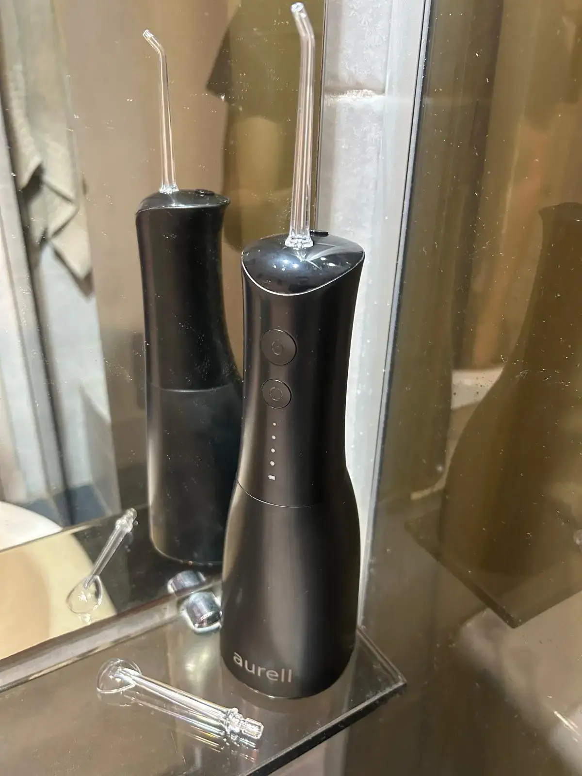 Martín usando el irrigador Aurell