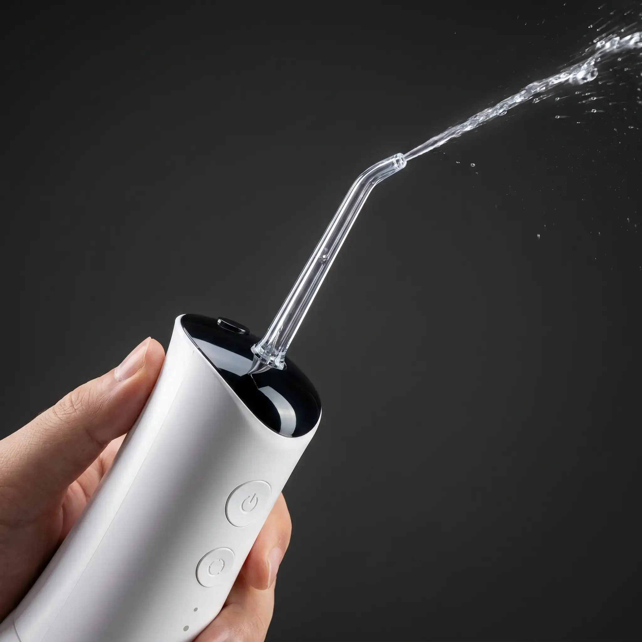 Irrigador dental aurell en uso